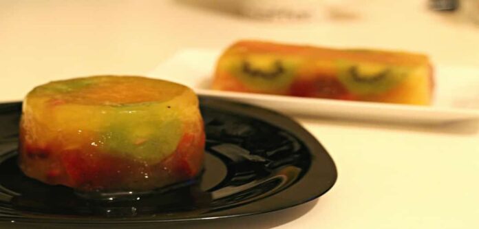 Jeleu de mango cu fructe reteta video Jeleu de mango cu fructe reteta video