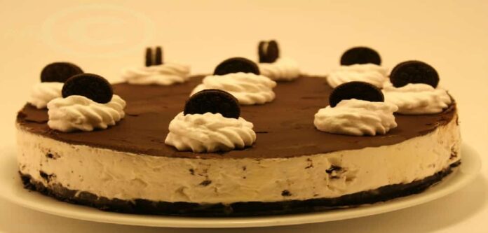 Cheesecake cu Oreo fara coacere cheesecake cu Oreo fara coacere