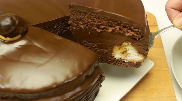 tort profiterol felie