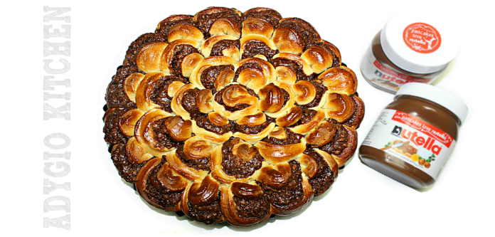 Cozonac floare cu nutella si nuca adygio kitchen Cozonac floare cu nutella si nuca adygio kitchen