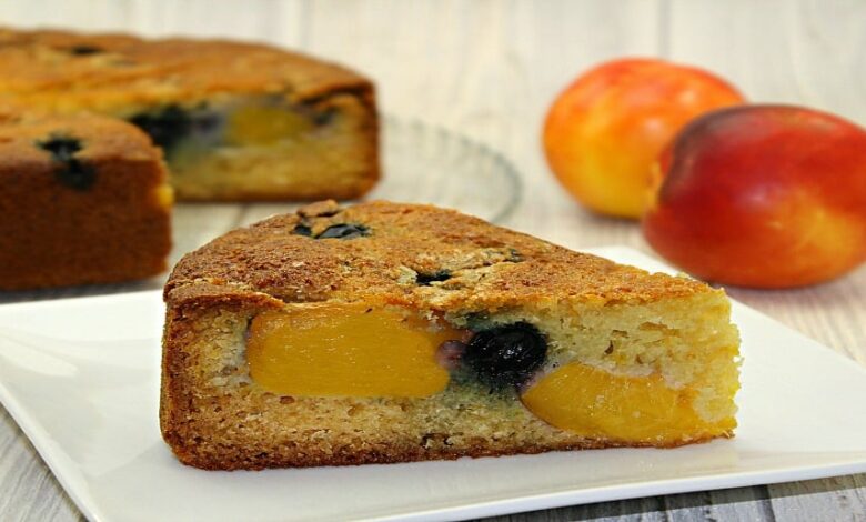 Prajitura cu nectarine si afine adygio kitchen