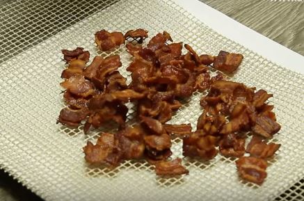 bilute aperitiv cu branza si bacon bacon prajit
