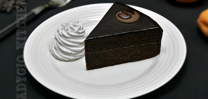 Tort Sacher cu ciocolata si gem de caise adygio kitchen Tort Sacher cu ciocolata si gem de caise adygio kitchen