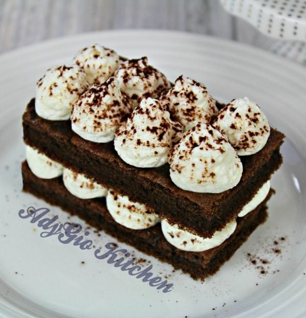 Prajitura Tiramisu cu mascarpone si cacao dreptunghi