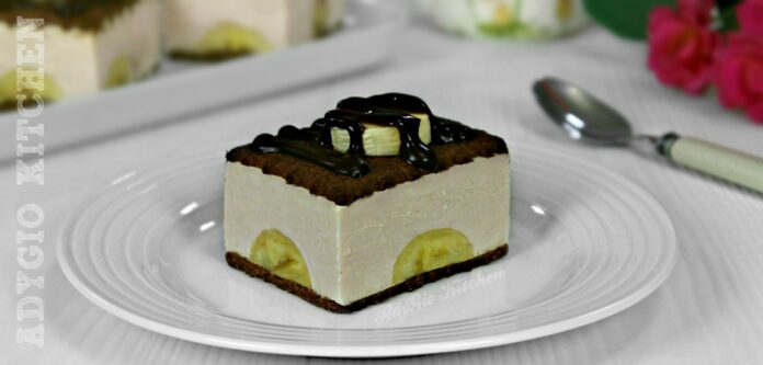 Prajitura cu iaurt si banane adygio kitchen Prajitura cu iaurt si banane adygio kitchen