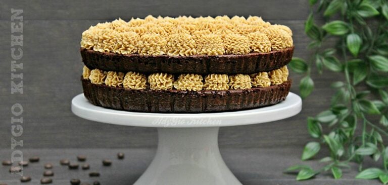 Tort cu crema de unt si cafea adygio kitchen