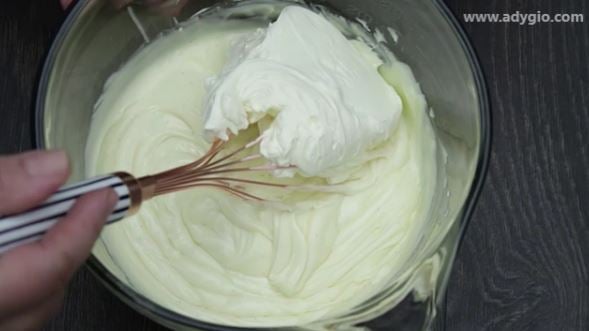 prajitura cu crema de lapte frisca