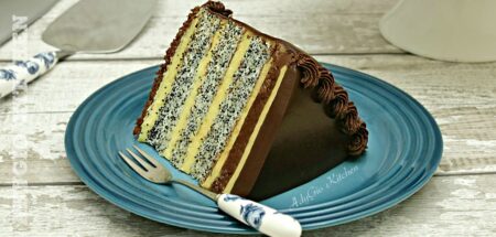 Tort Tosca cu blat cu mac si crema de vanilie