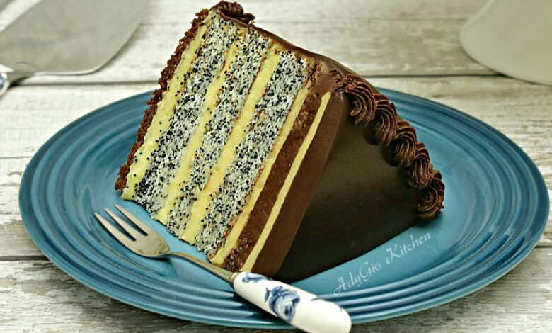 Tort Tosca cu blat cu mac si crema de vanilie adygio kitchen