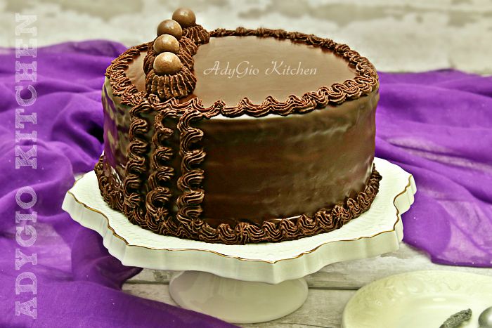 Tort Tosca cu crema de vanilie si doua blaturi,blat cu mac si blat cu cafea ness