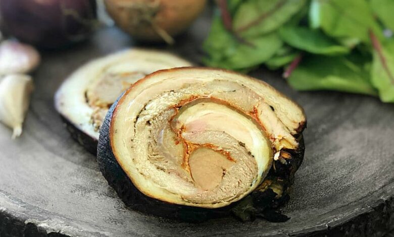 Rulada de porc din ciolan fiert in foi de ceapa adygio kitchen