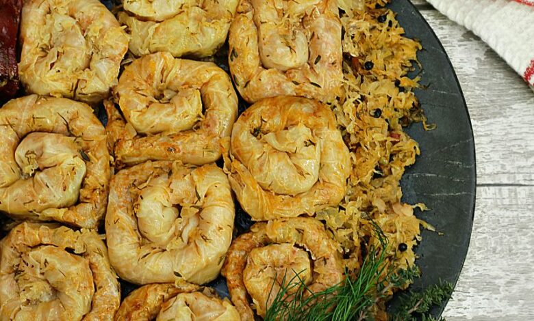 Sarmale in foi de varza acra rulate in stil turcesc sau sarmale cu varza murata rulate in spirala