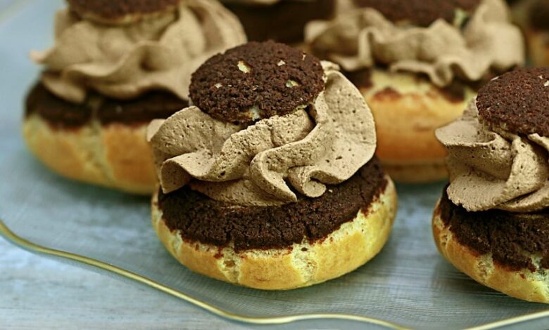 Choux a la creme cu frisca si craqueline sau crusta crocanta