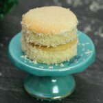 Fursecuri Alba Ca Zapada , fursecuri fragede si delicioase cu crema de ciocolata alba Fursecuri Alba Ca Zapada , fursecuri fragede si delicioase cu crema de ciocolata alba