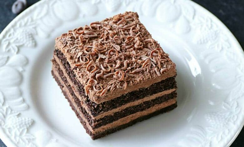 Prajitura Nero cu mousse de ciocolata si foi de casa cu cacao