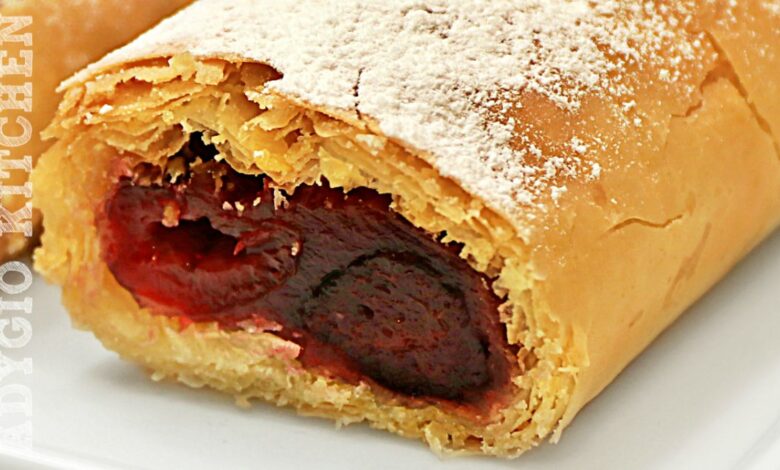 Strudel cu cirese sau visine reteta simpla pas cu pas, reteta perfecta de strudel cu cirese