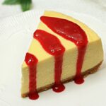 Cheesecake reteta clasica numit cheesecake New York. Un cheesecake neted care nu creapa la suprafata