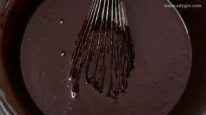 Tort de ciocolata, compozitie pentru blat dens, umed si ciocolatos