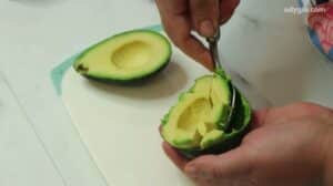 avocado portionat pentru salata cu avocado