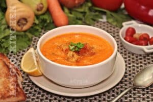 Supa crema de legume in bol