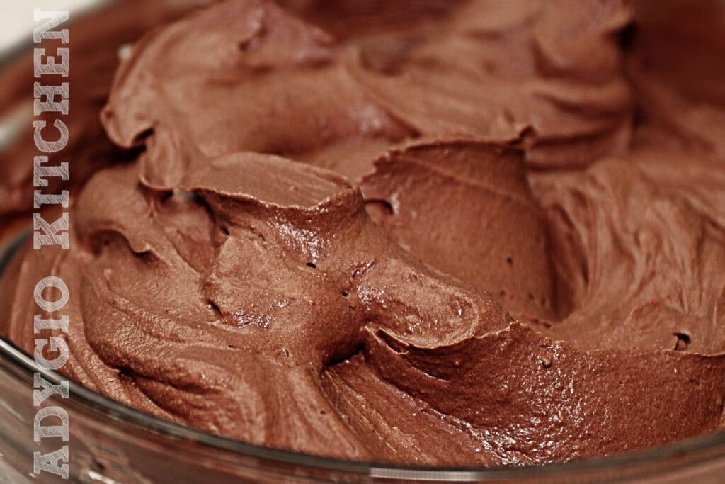 Cea mai buna crema de ciocolata pentru tort