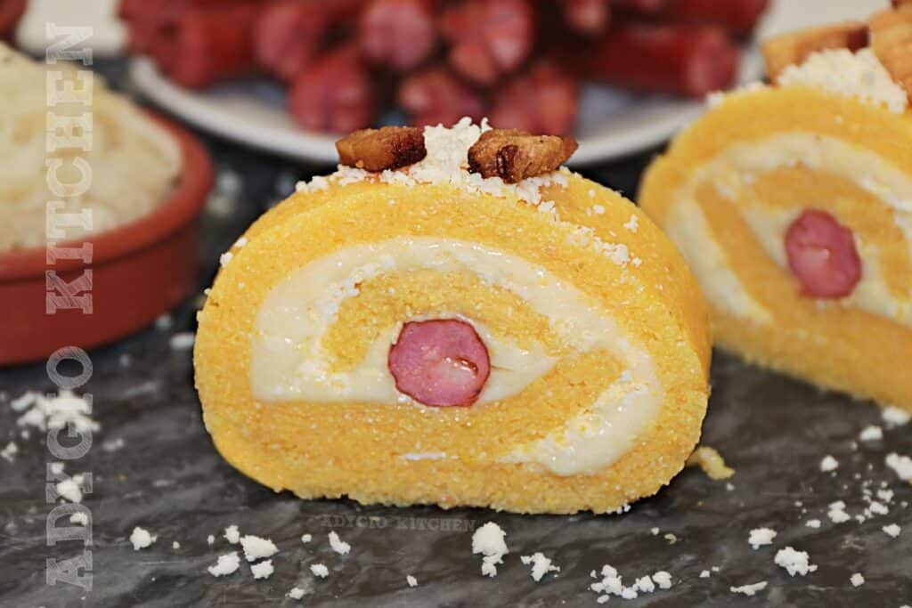 Mamaliga reteta simpla rulata cu branza si cabanos