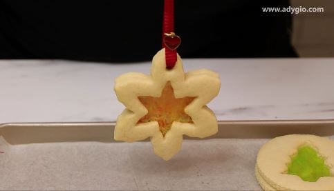 fursecurile de pus in bradul de craciun